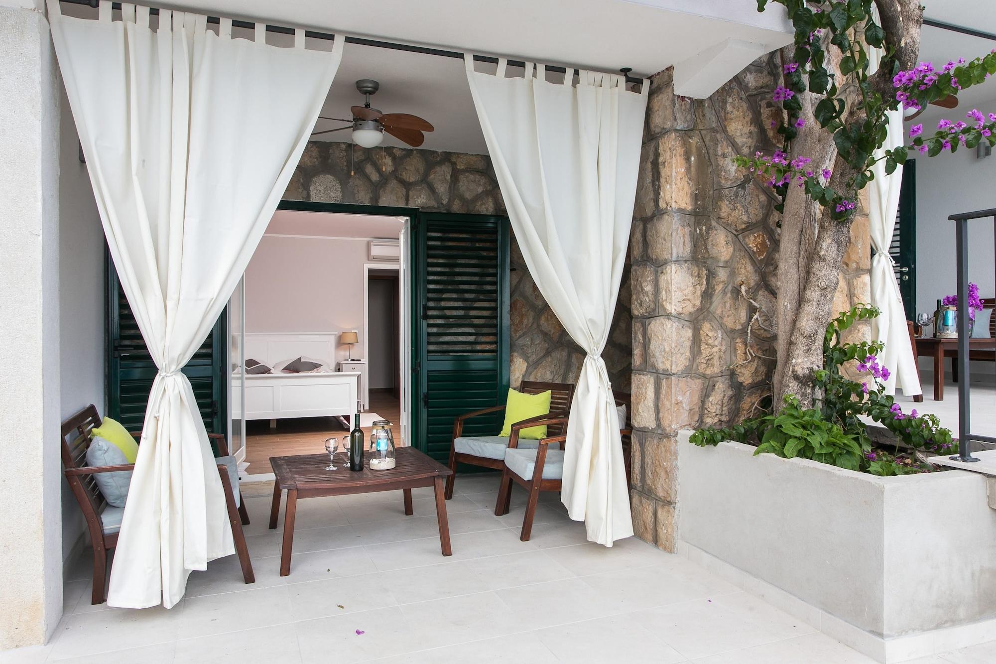 מליני Apartments Villa Mirjana מראה חיצוני תמונה