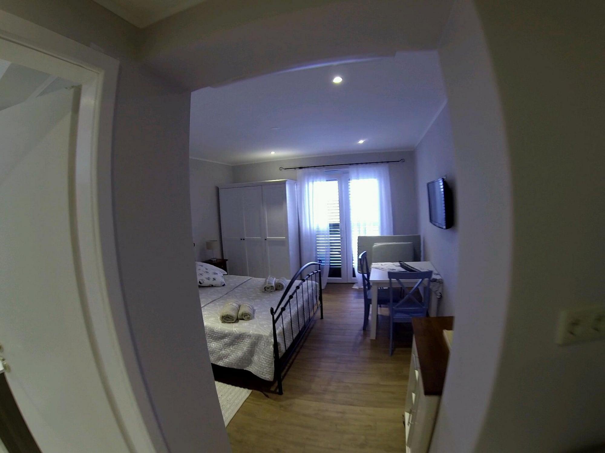 מליני Apartments Villa Mirjana מראה חיצוני תמונה