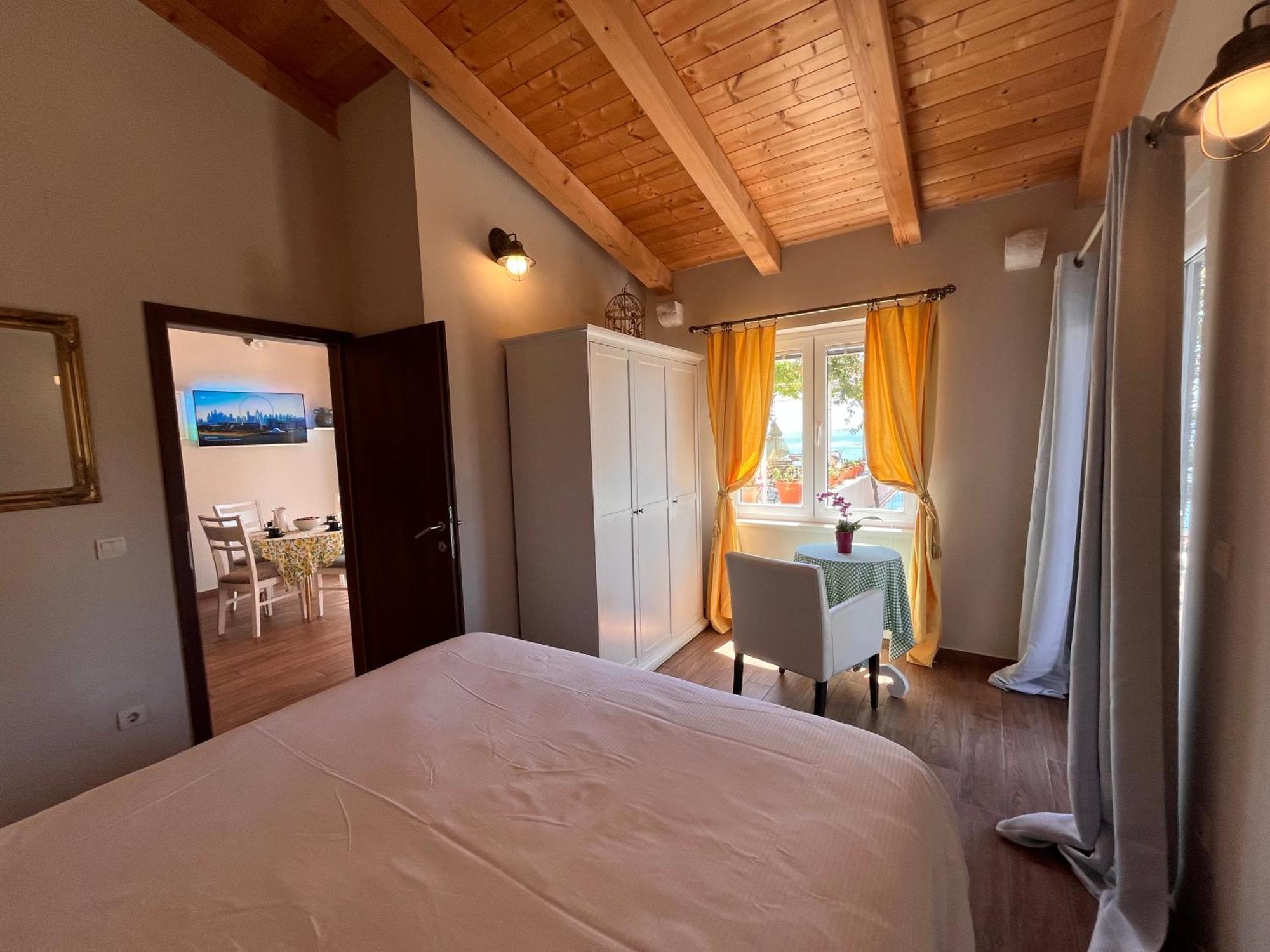 מליני Apartments Villa Mirjana מראה חיצוני תמונה